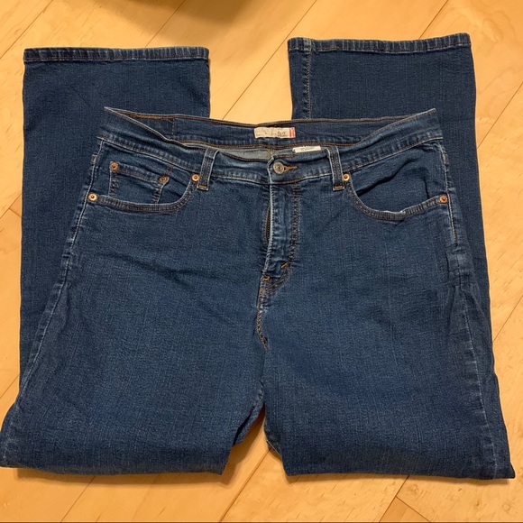 Levi's Denim - Perfectly Slimming 18S LEVIS!  Great condition!